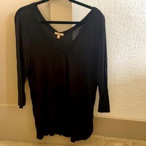 Black comfy mid sleeve shirt